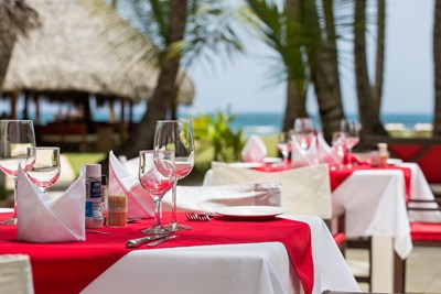 Une table gourmande face � la mer