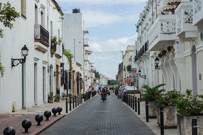 Fl�nez dans les ruelles pav�es de la Zona Colonial
