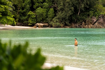 Profitez des eaux calmes de Port Launay