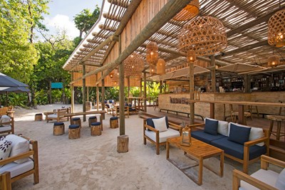 Un cocktail tropical au Kabana Bar