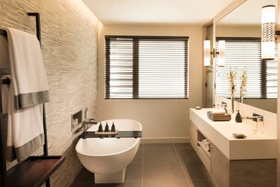 La salle de bain du Deluxe Garden Room