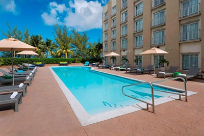 photo courtyard nassau downtown junkanoo beach by marriott