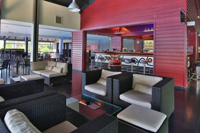 Directement au Bar ou sur les canap�s