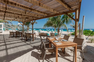 Restaurant avec vue sur la plage