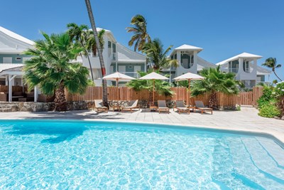 La piscine au bord de votre r�sidence
