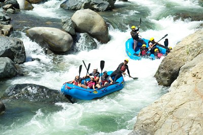 Rafting au c�ur des paysages luxuriants