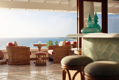 Cocktail au Baie Longue Bar face � l'oc�an