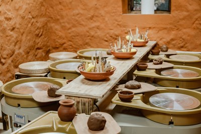 Place � la cr�ativit� � l'atelier de poterie