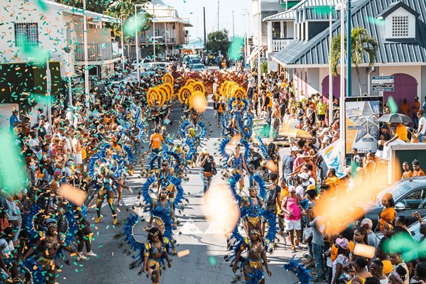 les parades dans les rues