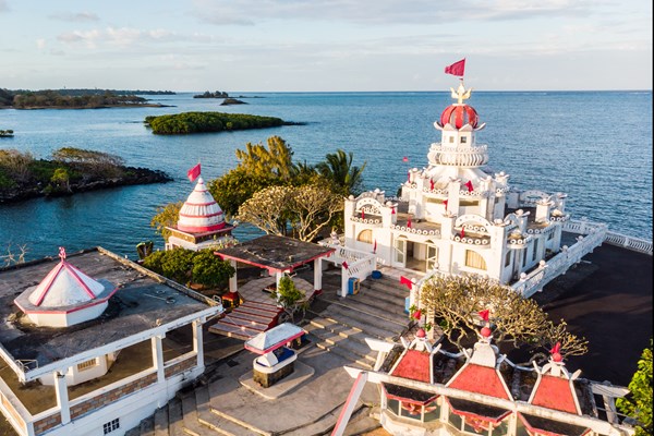 sagar shiv mandir, à visiter pour sa localisation au large de poste flacq